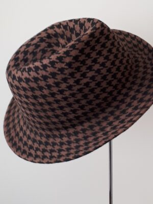 Fedora hat in pied-de-poule