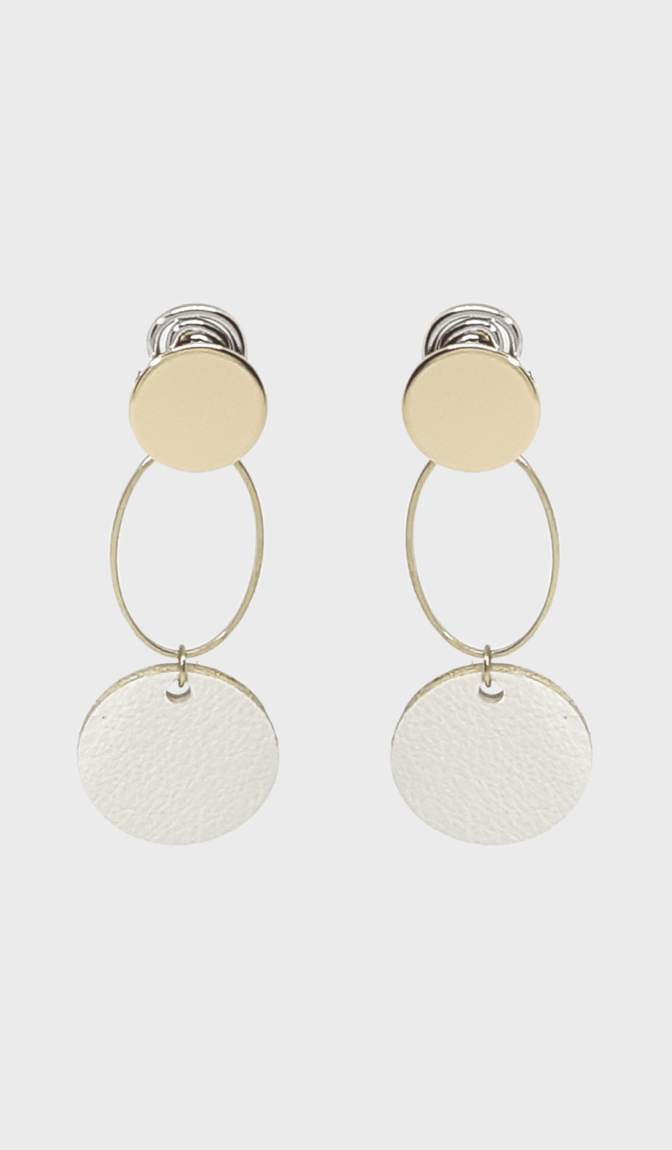 Rent Oval Ring Earrings on Dressr