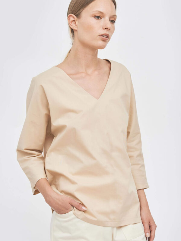V-neck 3/4 sleeve blouse